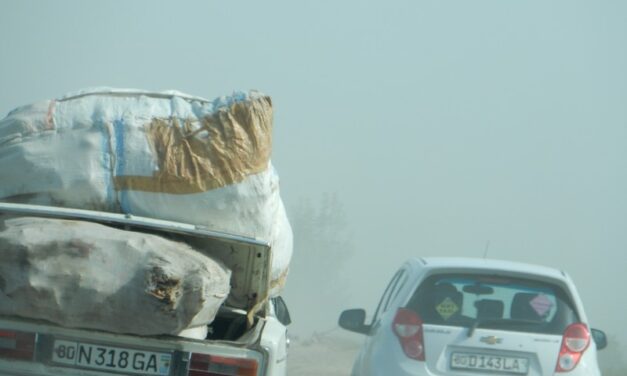 La strada polverosa verso Bukhara